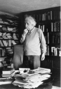 Cara Belajar yang Baik: Bagaimana Einstein belajar Fisika?